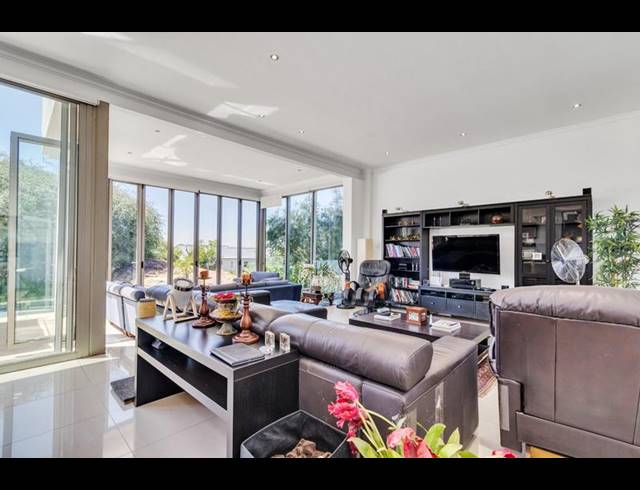 4 BEDROOM PROPERTY TO RENT IN HELDERFONTEIN ESTATE